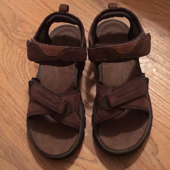 Merrell Other - EUC Merrell Men’s Brown Leather Sandals Size 9